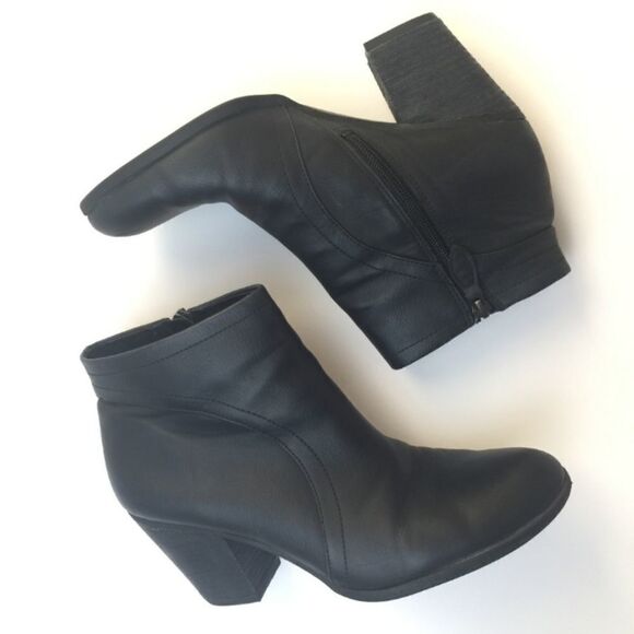 Franco Sarto Domingo Ankle Heel Booties 6 - Picture 1 of 9